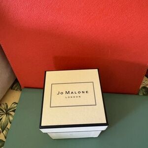 Jo Malone London Cream Gift Box with Black Trim